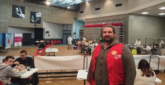 photo  une centaine de donneurs se sont présentés.  &copy;  co 