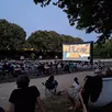 photo une séance de cinéma en plein air, proposée par cinévillages.