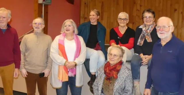 photo  les sept membres du conseil d’administration avec pauline pelosi, cheffe de cœur (au centre).  &copy;  le maine libre. 