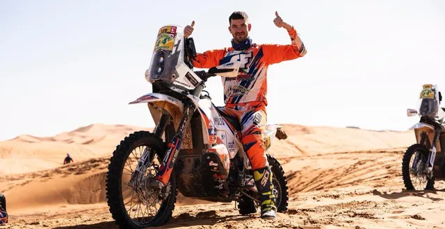 photo  maxime leproust sur sa machine.  &copy;  collection personnelle 