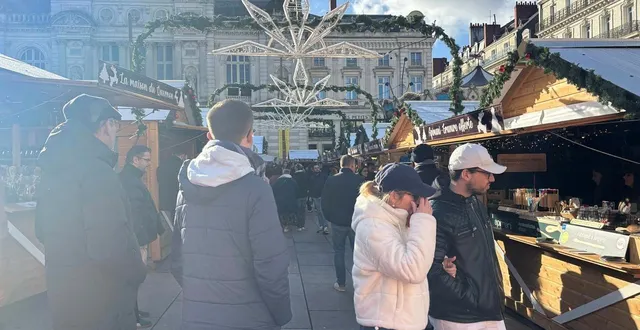 photo  le marché de noël d’angers s’étend sur divers sites de la ville, notamment sur la place du ralliement.  &copy;  archives ouest-france 