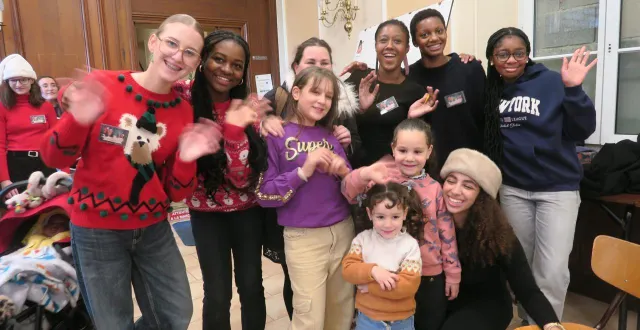 photo  il y avait beaucoup de bonheur, samedi, entre les lycéens et les familles logées dans les foyers de l’association tarmac.  &copy;  ouest-france 