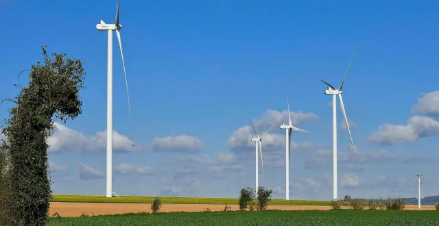 photo  « le potentiel total de production d’énergies renouvelables et de récupération est estimé à 1 350 gwh, soit plus que la consommation actuelle. »  &copy;  illustration ml – yvon loué 