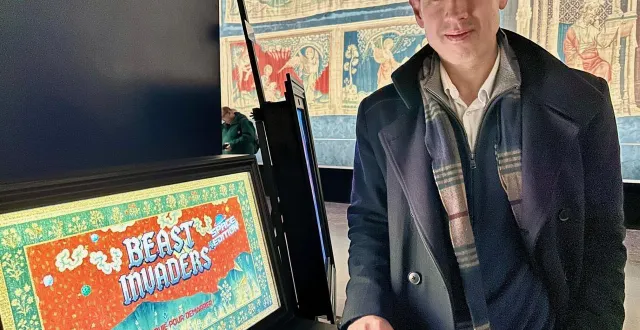 photo  angers, château d’angers, le 14 décembre 2025. installé à angers depuis 10 ans, l’expert de l’ia james decraëne a imaginé une visite immersive de la galerie de l’apocalypse.  &copy;  co 