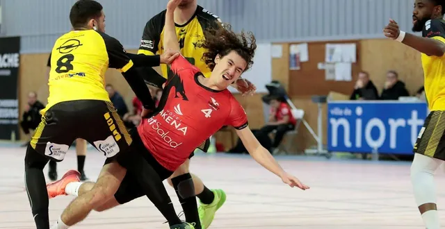 photo  nicolas daubert et les niortais ont manqué d’efficacité contre segré.  &copy;  co – benoit felace 