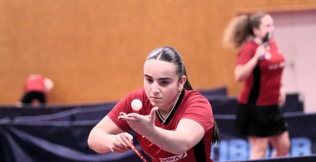 photo  clémence bureau, la joueuse en forme du moment, a disposé de son adversaire en trois manches.  &copy;  le maine libre 