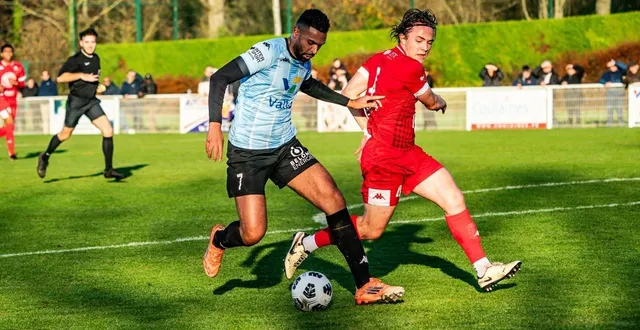 photo  didier bouanga a inscrit le second but de coulaines.  &copy;  arnaud despelchain 