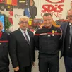 photo  le lieutenant yves dupoirier, officier du centre ; le maire, philippe bigot ; l’adjudant-chef david batard, médaillé, et le président du sdis, christophe de balorre. 