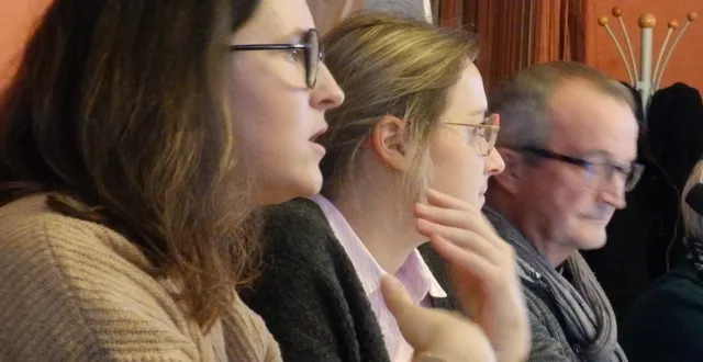 photo  julie trillot, animatrice, et laure giraudeau, coordinatrice à l’espace socioculturel du candéen, ont fait le point sur les activités enfance- jeunesse dispensées à l’esc.  &copy;  co 