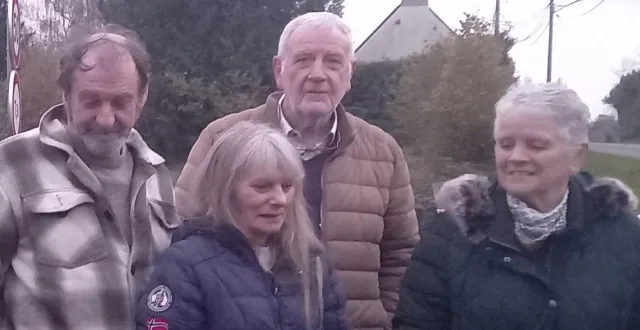 photo  les élus sont allés à la rencontre des habitants pour faire le point.  &copy;  le maine libre 