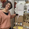 photo  gwenaëlle gaignard, l’une des deux fondatrices de la microbrasserie, exposante à la boutique éphémère de créateurs pop up douessin. 