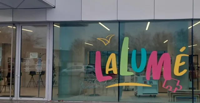 photo  l’entrée de lalumé, à saint-georges-sur-loire.  &copy;  co 