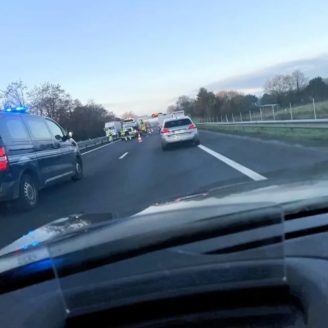 photo verrières-en-anjou. un accident de la route a forcé le rétrécissement d'une voie sur l'a11.  ©  document remis