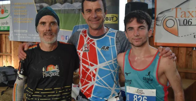 photo  le podium du 9 km masculin avec (de gauche à droite) : jean-marie diverrez (3e), sébastien champion (1er) et maxence jaouen (2e).  &copy;  vincent labbe-poquet 