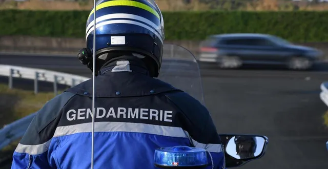 photo  les gendarmes du peloton motorisé de durtal se sont rendus sur place.  &copy;  illustration co 