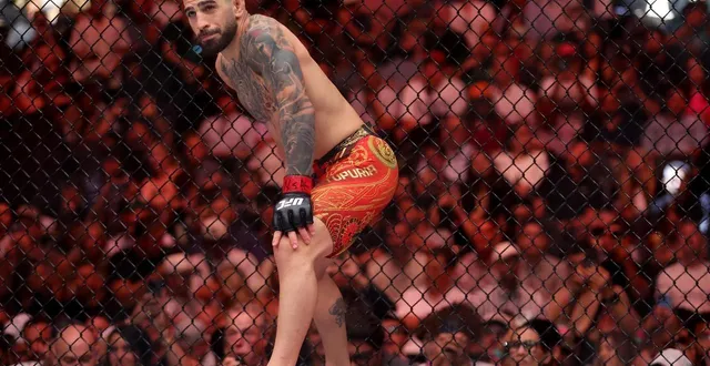 photo  ilia topuria lors de son combat face à charles oliveira lors de l’ufc 317 à las vegas le 28 juin 2025.  &copy;  ian maule / getty images via afp 