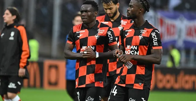 photo  lorient est le club le plus touché par les départs à la can avec notamment ceux des camerounais darlin yongwa et arthur avom ebong.  &copy;  david ademas / ouest-france 