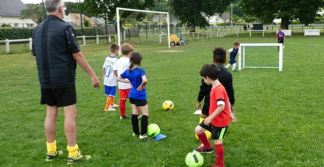 photo  les éducateurs vont devoir adapter les séances avec les plus jeunes joueurs.  &copy;  ouest-france 