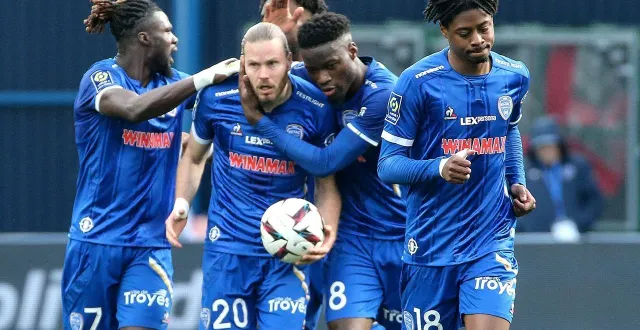 photo  renaud ripart a inscrit le but de la victoire pour l’estac.  &copy;  francois nascimbeni / afp 