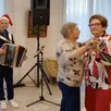 photo  freddy bignon, accordéoniste, au goûter de noël de la résidence seniors domitys le 15 décembre. 