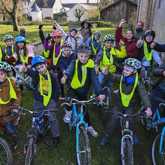 photo à loir-en-vallée, les écoliers prennent le vélo pour se déplacer.  ©  le maine libre - denis lambert
