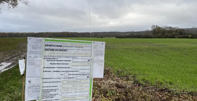 photo  un mât de mesure a été installé au lieu-dit les petites binetières.  &copy;  le maine libre 