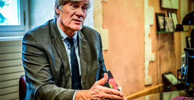 photo  stéphane le foll, maire du mans depuis 2018, repart en campagne pour les élections municipales de 2026.  &copy;  photo archives le maine libre - yvon loué 