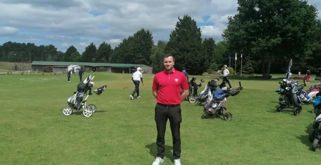 photo  édouard brégeat, directeur du golf des 24 heures, désire expliquer la gestion du site et présenter ses projets au public.  &copy;  le maine libre 