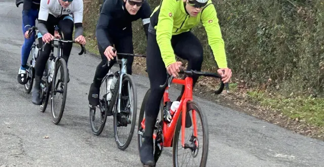 photo  léo casado et alexandre guérin, qui devancent ici nathan caudron et grégory pouvreault, ont pris leurs marques au sein du team deux-sèvres.  &copy;  co - jérôme jarnoux 