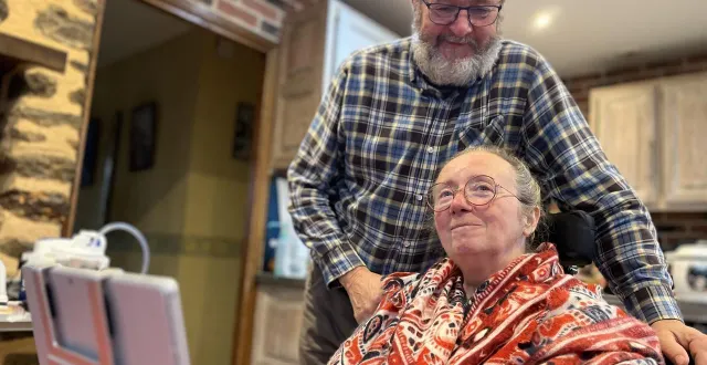 photo  mariés depuis quarante et un ans, la maire de la chapelle-saint-fray (sarthe) sonia moinet et son mari daniel font face à la maladie de charcot.?  &copy;  ouest-france 