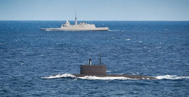 photo  le sous-marin russe touché ce lundi 15 décembre est de la classe kilo, comme celui photographié ici dans la manche.  &copy;  état-major des armées 