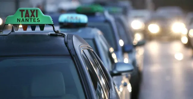 photo  les transports de voyageurs par taxi sont l’activité artisanale la plus porteuse en emplois dans les pays de la loire.  &copy;  archives ouest-france 