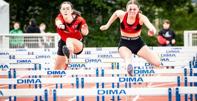 photo  coline béreau (à droite) a raflé la mise sur 60 m et 60 m haies aux championnats départementaux indoor, en l’absence de sa camarade de club, elena fournier (vs la ferté-bernard)  &copy;  archives dominique breugnot 