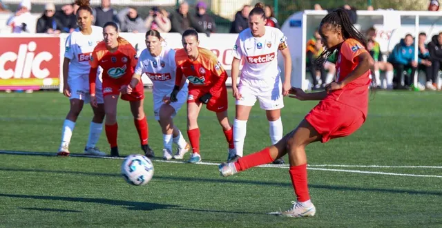 photo  l’attaquante de l’esof vendée la roche-sur-yon, yama lelo, contre le fc lorient en coupe de france féminine, en janvier 2025.  &copy;  guillaume pacoutet 