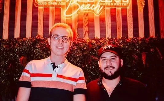 photo  maximilien michel et steven da silva, tous les deux propriétaires du dream club à la chapelle-d’aligné, à l’ouest de la flèche (sarthe) organisent une soirée pour les ados lundi 22 décembre 2025.  &copy;  ouest-france 