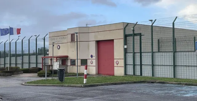 photo  l’entrée du centre de détention d’argentan (orne)  &copy;  ouest-france 