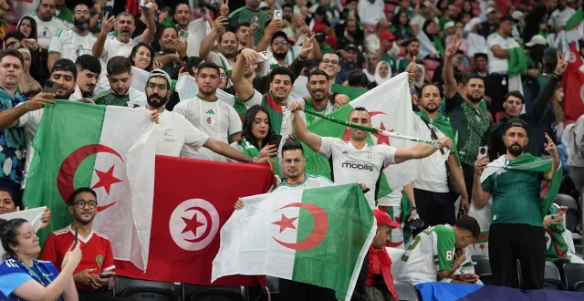 photo  les supporters des équipes qualifiées pour la coupe du monde 2026 de football paieront leur billet 60 dollars (environ 51 €) par match, a annoncé ce mardi 17 décembre la fifa en réponse aux associations qui dénonçaient des tarifs « astronomiques ».  &copy;  nurphoto via afp 