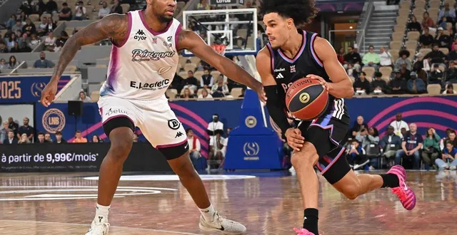 photo  malgré un nadir hifi à xx points, paris a pris l’eau contre le fc barcelone.  &copy;  maxppp 