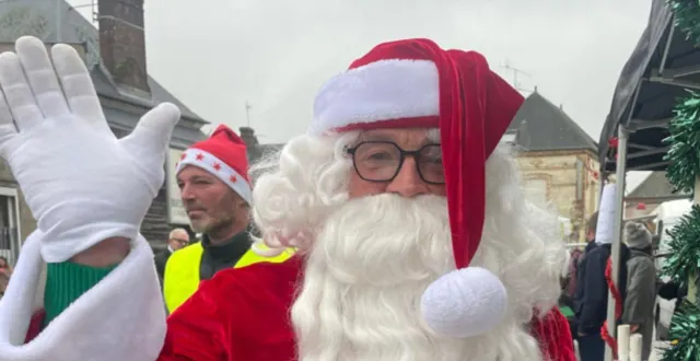 photo  samedi, le comité des fêtes de commune accueillait le père noël dans le bourg du village. comme à l’accoutumée, la fanfare des boudingues donnait la parade dans les rues. des friandises ont été distribuées aux enfants. deux cent dix repas ont été servis à la salle des fêtes, dans une ambiance très conviviale.  &copy;  ouest-france 