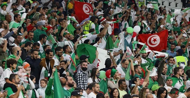 photo  les supporters algériens et marocains lors de la dernière rencontre entre les deux pays lors du quart de finale de la coupe arabe en 2021.  &copy;  karim sahib / afp 