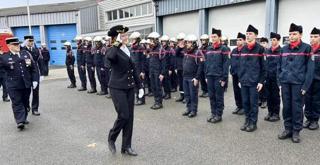 photo  marie-elize tilly, ici lors de la récente sainte-barbe des pompiers du centre de secours de la flèche, quitte la sous-préfecture en cette fin d’année.  &copy;  le maine libre 