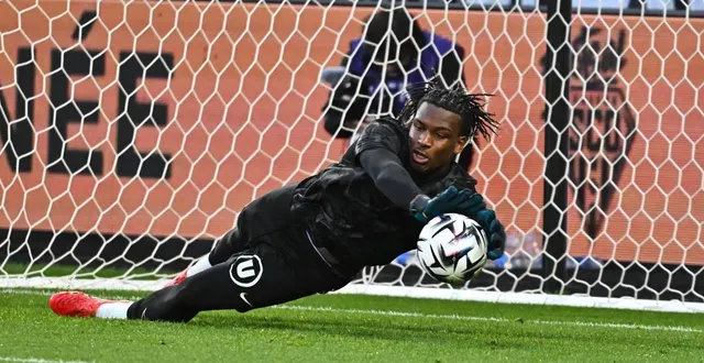 photo  oumar pona va disputer son premier match avec l’équipe première d’angers sco, ce vendredi.  &copy;  franck dubray / ouest france 