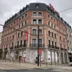 photo le bas de l’hôtel ibis sera occupé par une pizzeria en 2026, en face de la gare du mans.