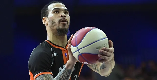 photo  justin cobbs (mersin) va retrouver le mans en play-in de ligue des champions.  &copy;  ouest france archives 