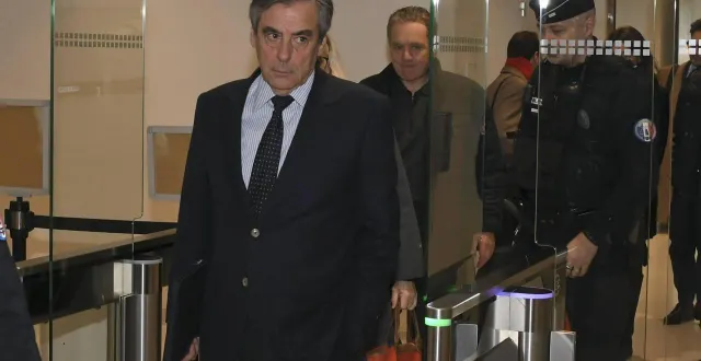 photo  françois fillon s’est retiré la vie politique au lendemain de son échec à l’élection présidentielle de 2017. il a été condamné depuis dans l’affaire des emplois fictifs de son épouse.  &copy;  archives le maine libre yvon loué 