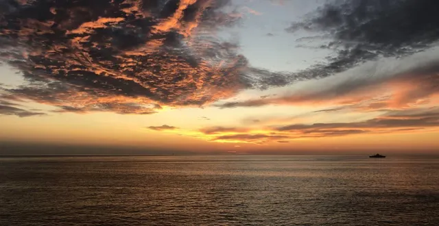 photo  les lumières de l’hiver sont à découvrir jusqu’à noël.  &copy;  pascale guillod 