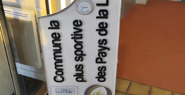 photo  le trophée de la ville la plus sportive.  &copy;  mairie 