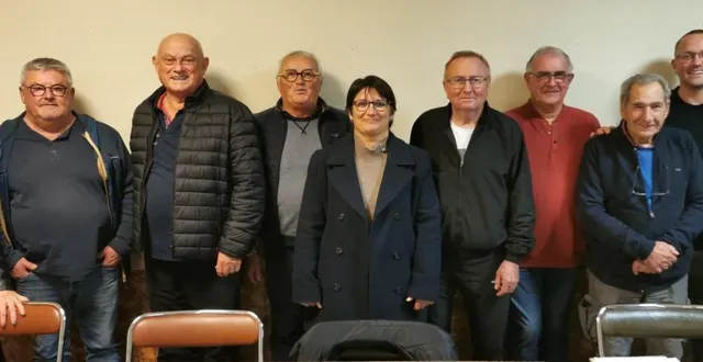 photo  ils ont le sourire les membres du bureau et ils ont de quoi : la saison a été particulièrement riche en bons résultats au club et les postes vacants sont repris.  &copy;  le maine libre. 