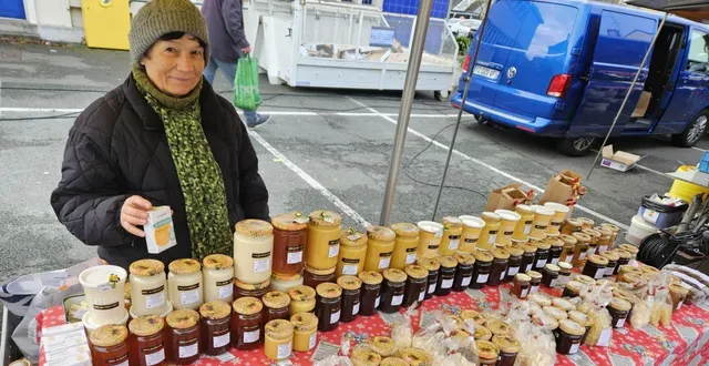 photo  maria salé est présente au marché de montreuil-juigné le vendredi.  &copy;  co 