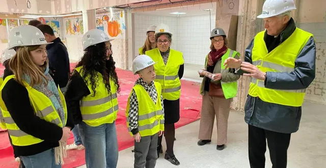 photo  une visite de chantier le mercredi 17 décembre 2025 au collège du petit-versailles, à la flèche.  &copy;  le maine libre – louis gohin 